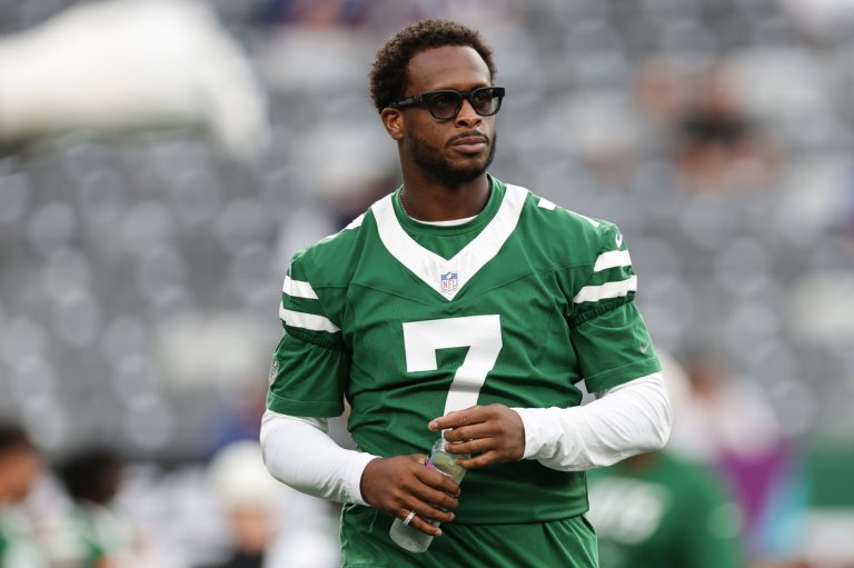 Geno Smith is a symbol of redemption in his improbable Jets return. He says being back is an 'honor' | iNFOnews.ca