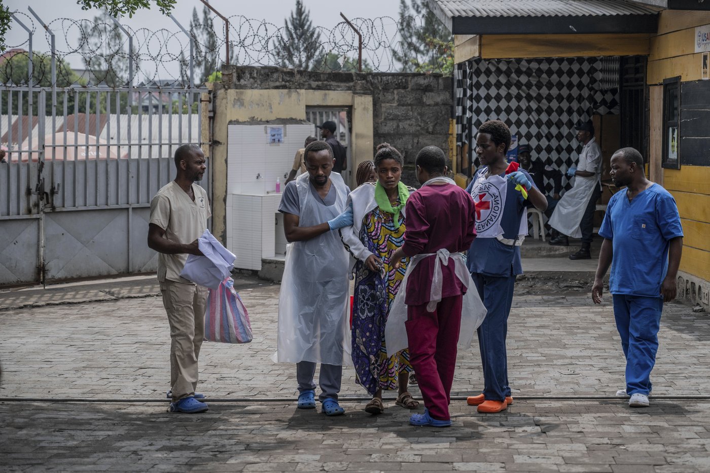 Panic spreads in eastern Congo's largest city as rebels battling the army close in around Goma | iNFOnews.ca