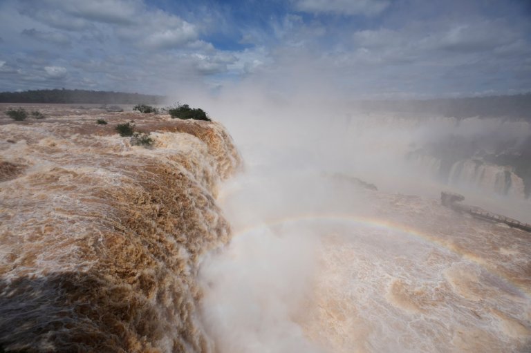 El Niño rains flood South America, sending residents fleeing and cattle swimming | iNFOnews.ca
