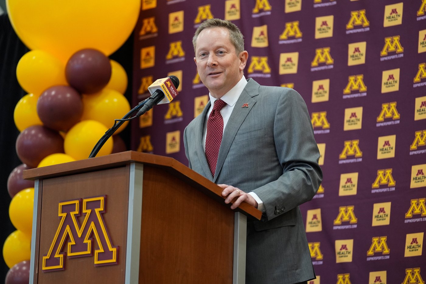 Niko Medved believes Minnesota can climb back into the Big Ten's top tier. He once saw it first-hand | iNFOnews.ca