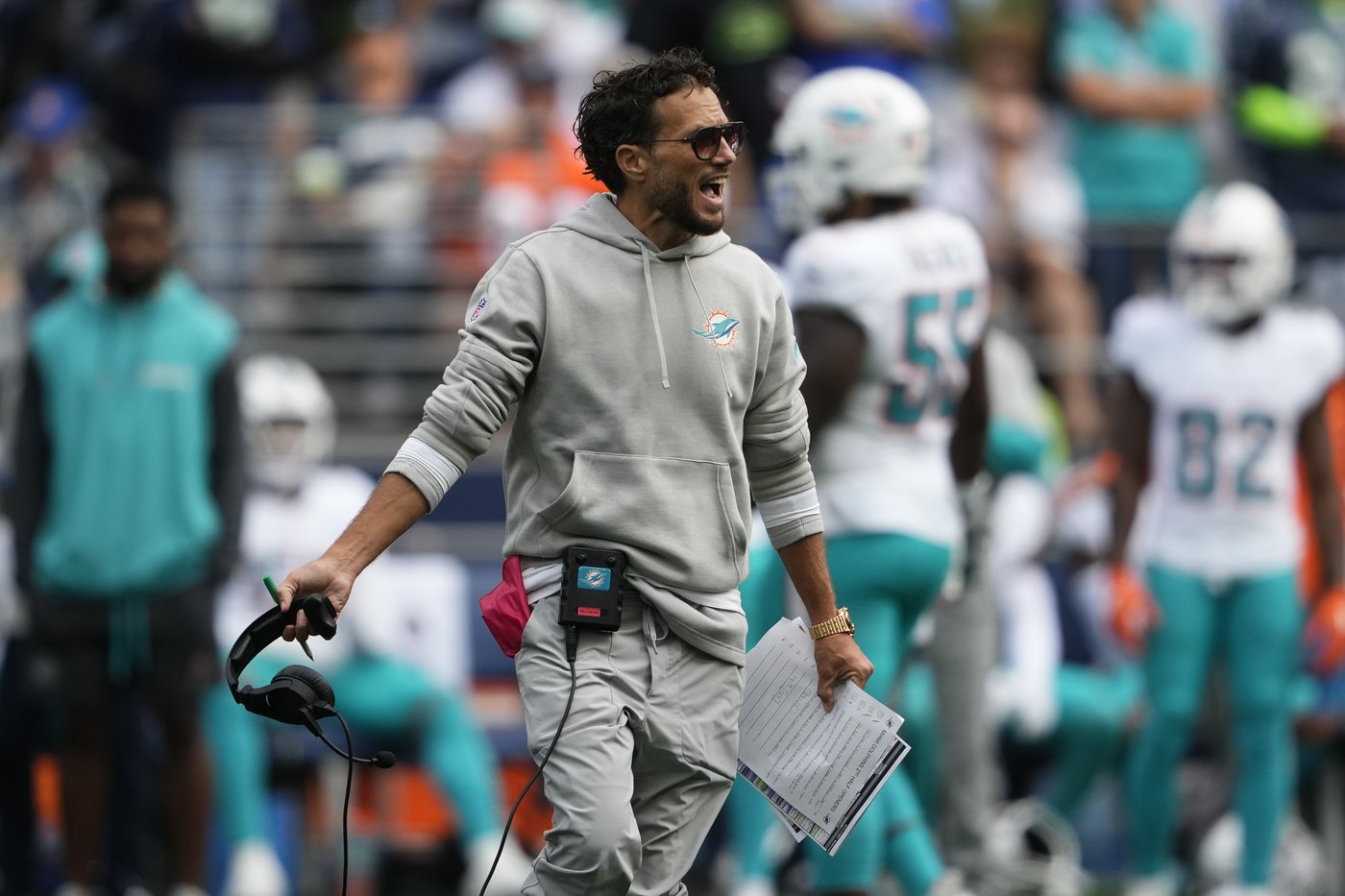 Seahawks roll to 24-3 win over Dolphins as Miami deals with another QB injury | iNFOnews.ca