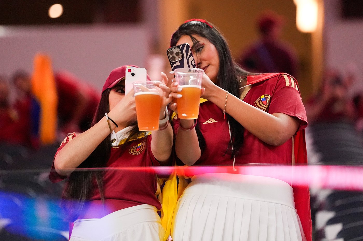 Many soccer fans will be drinking alcohol and watching the World Cup. In heat, doing that is risky | iNwheels Many soccer fans will be drinking alcohol and watching the World Cup. In heat, doing that is risky | iNwheels