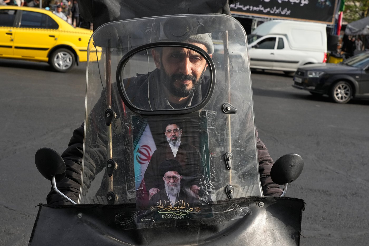 The Latest: Trump vows to destroy Iranian warships that get near US blockade | iNFOnews.ca