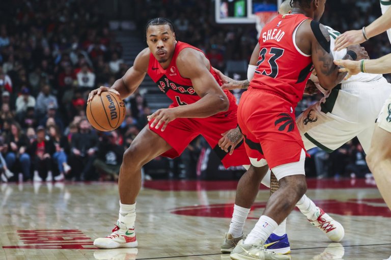 Antetokounmpo scores 31 as Bucks beat Raptors 122-116 to spoil home opener | iNFOnews.ca