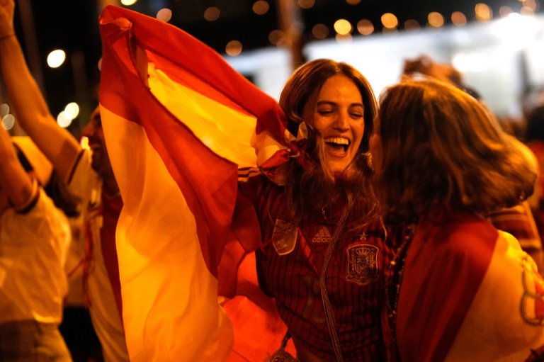 Spain’s World Cup champions head home for a royal welcome and a parade through Madrid | iNFOnews.ca