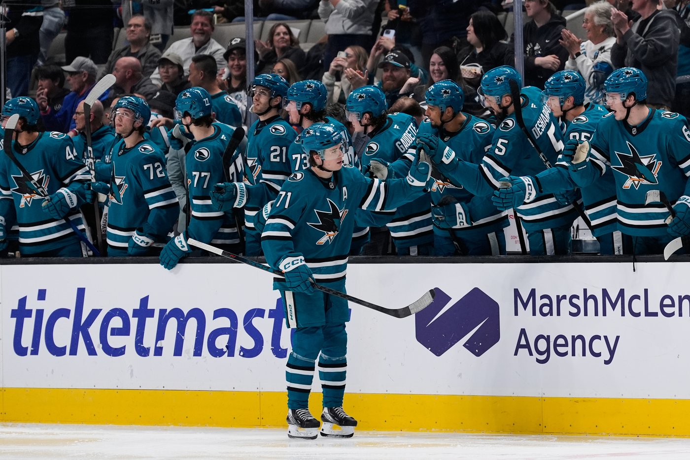 Horvat scores winner in OT as Islanders edge Sharks 2-1 | iNFOnews.ca