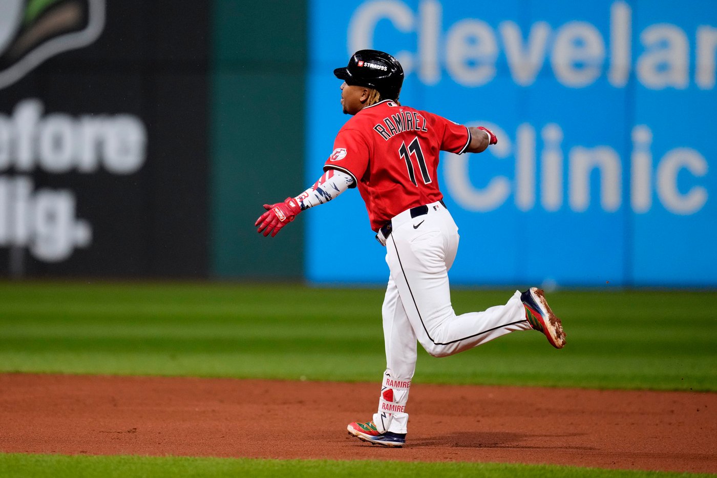 Williams, Ramírez lead Guardians over White Sox 2-0 to cap comeback in 5-game AL Division Series | iNFOnews.ca