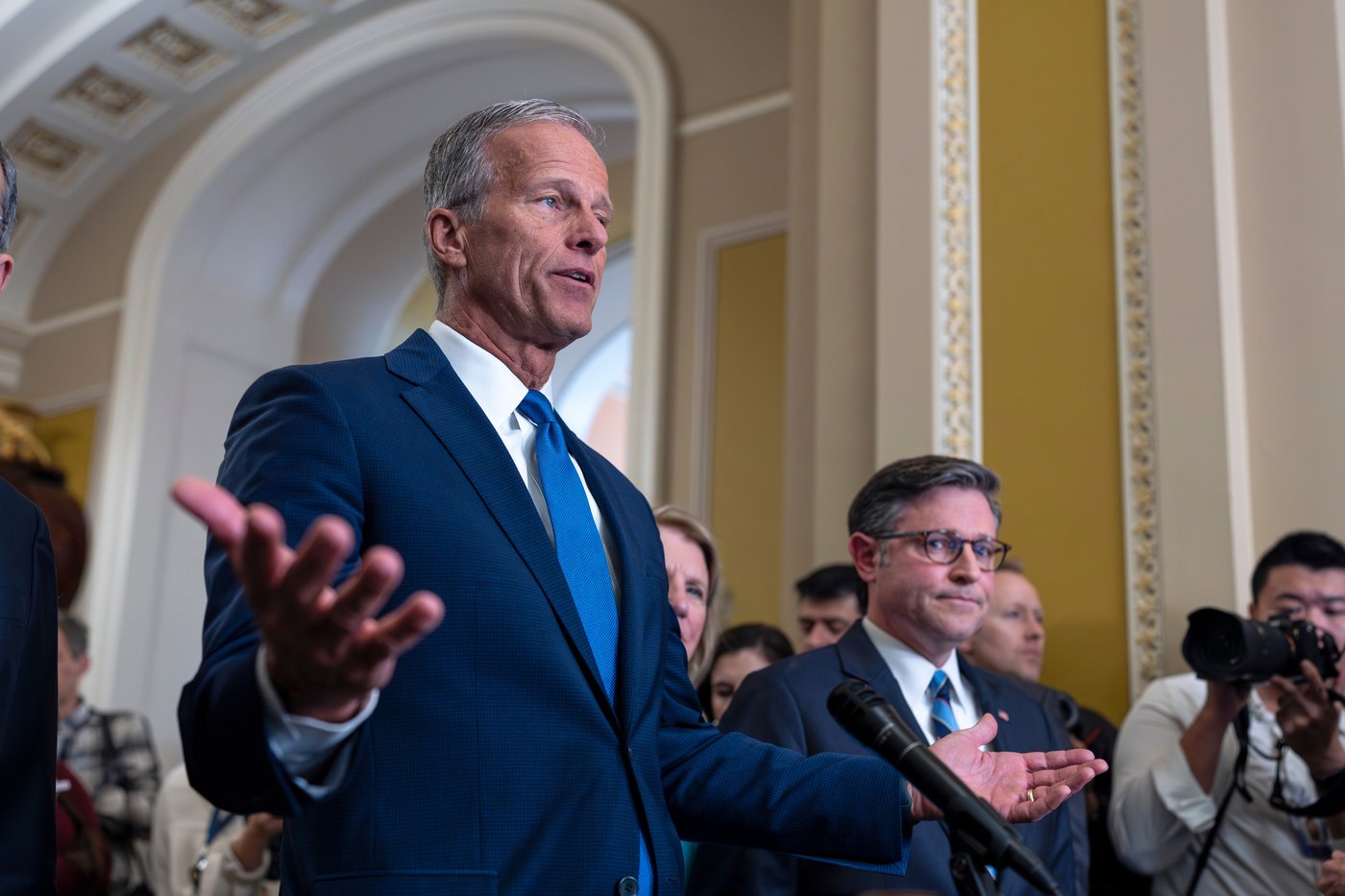 Federal government shutdown grinds into a second week, but quiet talks emerging | iNFOnews.ca