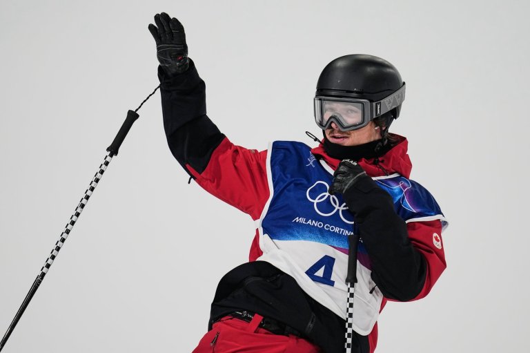 CP NewsAlert: Canada's Mackay wins bronze in Olympic men's halfpipe | iNFOnews.ca