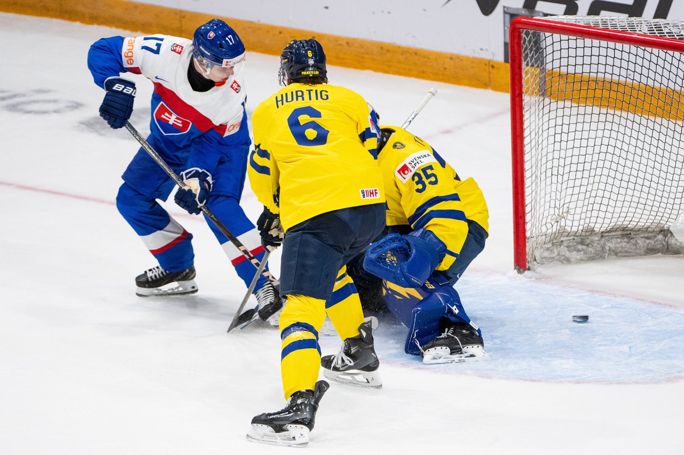 Flames sign defenceman Axel Hurtig to thee-year, entry-level deal | iNFOnews.ca