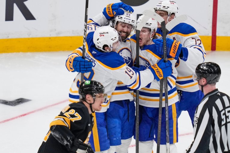 Sabres rally to beat Bruins 3-1, take 2-1 lead in NHL playoff series | iNFOnews.ca