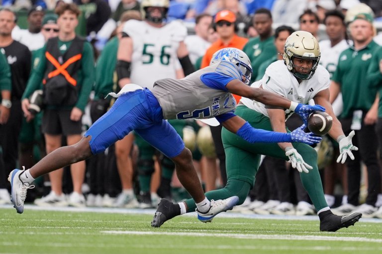 Memphis rallies for 34-31 win over No. 18 South Florida | iNFOnews.ca Memphis rallies for 34-31 win over No. 18 South Florida | iNFOnews.ca