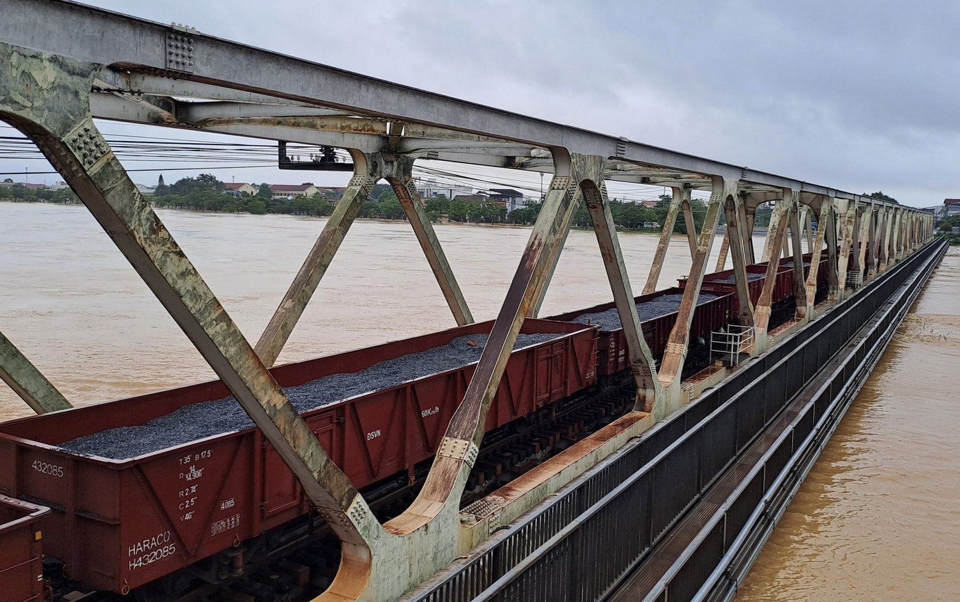 Vietnam's tourist sites submerged as record rainfall causes major flooding | iNFOnews.ca Vietnam's tourist sites submerged as record rainfall causes major flooding | iNFOnews.ca