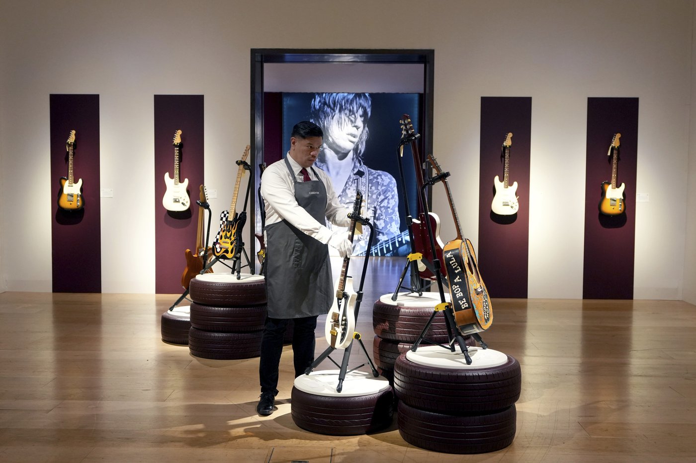 Rock icon Jeff Beck's guitars are going on display in London before they are put up for auction | iNFOnews.ca