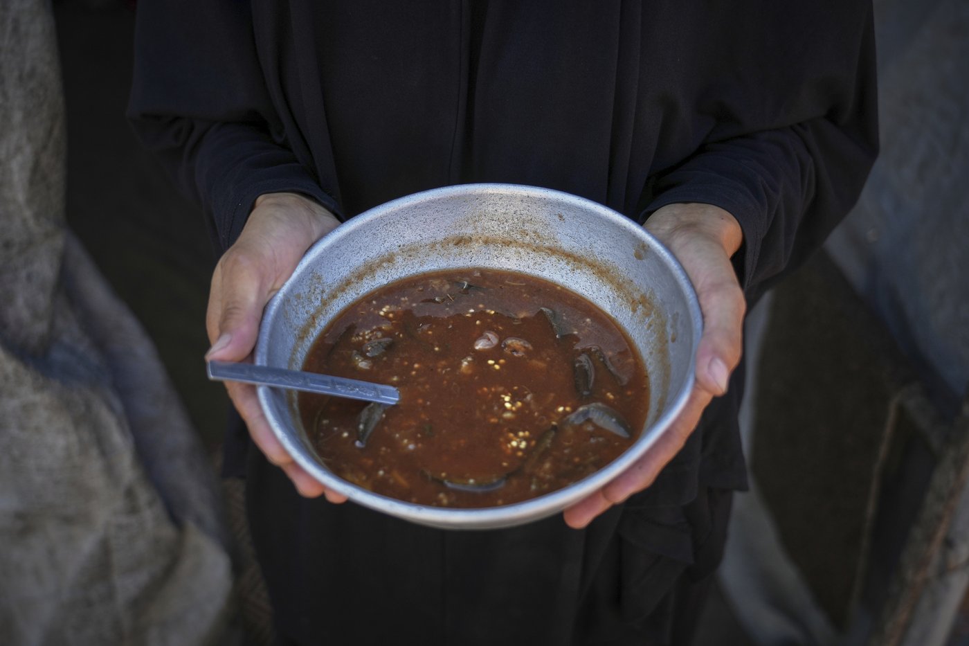 Mothers in Gaza stretch meager ingredients where they can, but say hunger persists | iNFOnews.ca