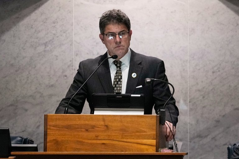 Trump's redistricting push hits roadblocks in Indiana and Kansas as Republican lawmakers resist | iNFOnews.ca Trump's redistricting push hits roadblocks in Indiana and Kansas as Republican lawmakers resist | iNFOnews.ca