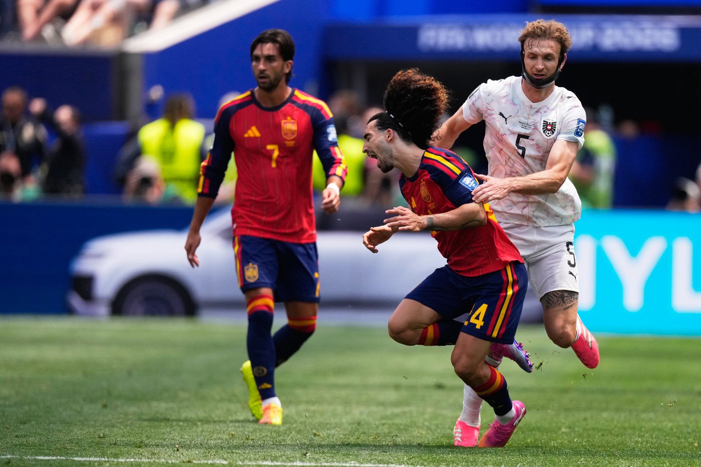 Jaw brace headgear is keeping injured players on the field at the World Cup: What to know | iNFOnews.ca Jaw brace headgear is keeping injured players on the field at the World Cup: What to know | iNFOnews.ca