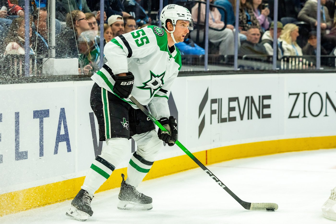 Stars top Mammoth 3-2 for 4th straight win | iNFOnews.ca Stars top Mammoth 3-2 for 4th straight win | iNFOnews.ca