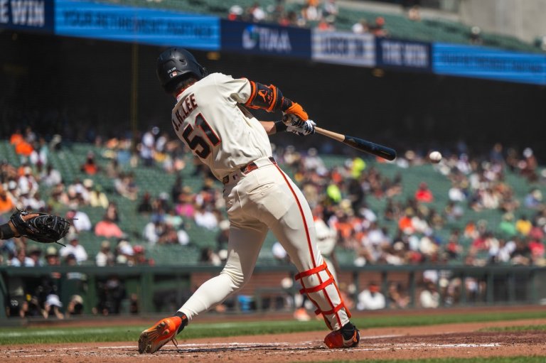 Whitcomb's double caps Giants' 6-run rally in a 7-6 victory over the Cardinals | iNFOnews.ca