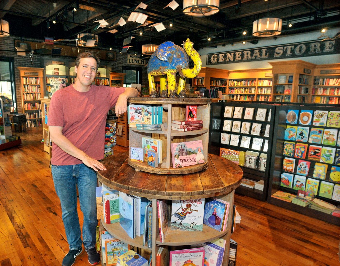A guide to the bookstores owned by your favorite authors | iNFOnews.ca