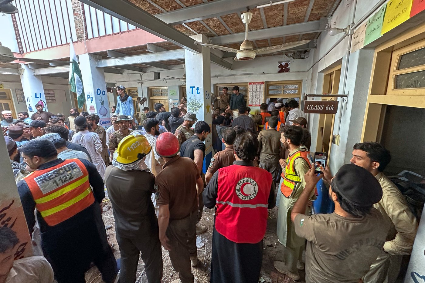 School roof collapse in Pakistan kills at least 35 and injures more than 50 | iNFOnews.ca School roof collapse in Pakistan kills at least 35 and injures more than 50 | iNFOnews.ca