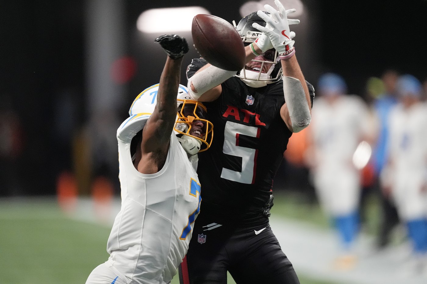Falcons feeling the pressure at .500 as Cousins' interceptions put spotlight on downturn for offense | iNFOnews.ca Falcons feeling the pressure at .500 as Cousins' interceptions put spotlight on downturn for offense | iNFOnews.ca