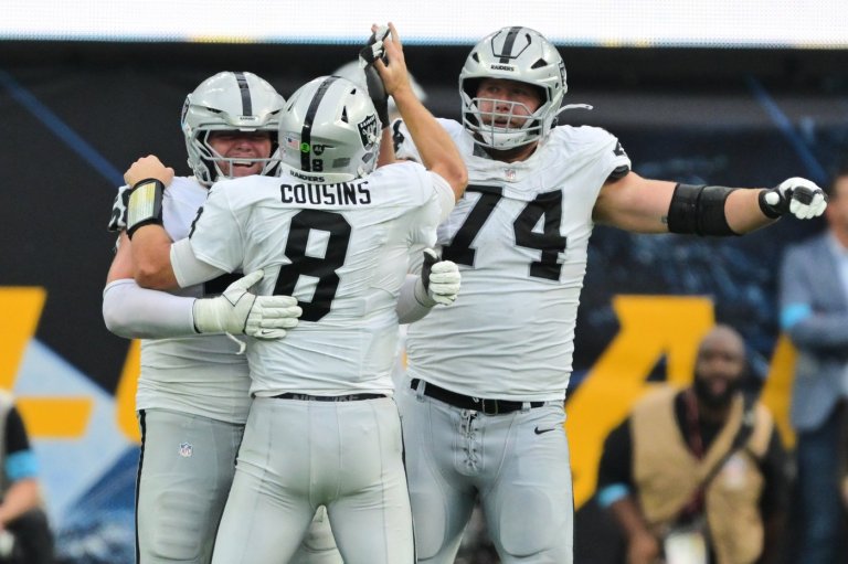 Kirk Cousins connects with Cody White for 2 TDs and Raiders beat Chargers 26-14 | iNFOnews.ca