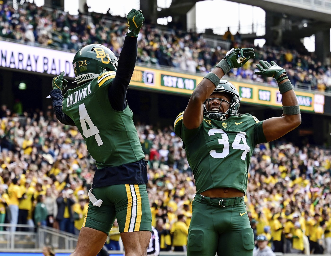 Baylor wins 6th straight as Sawyer Robertson throws 4 TDs in 45-17 win to end Kansas season | iNFOnews.ca Baylor wins 6th straight as Sawyer Robertson throws 4 TDs in 45-17 win to end Kansas season | iNFOnews.ca