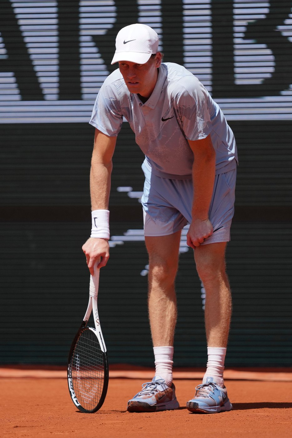 Jannik Sinner's French Open defeat was latest in series of issues with heat and cramps | iNFOnews.ca
