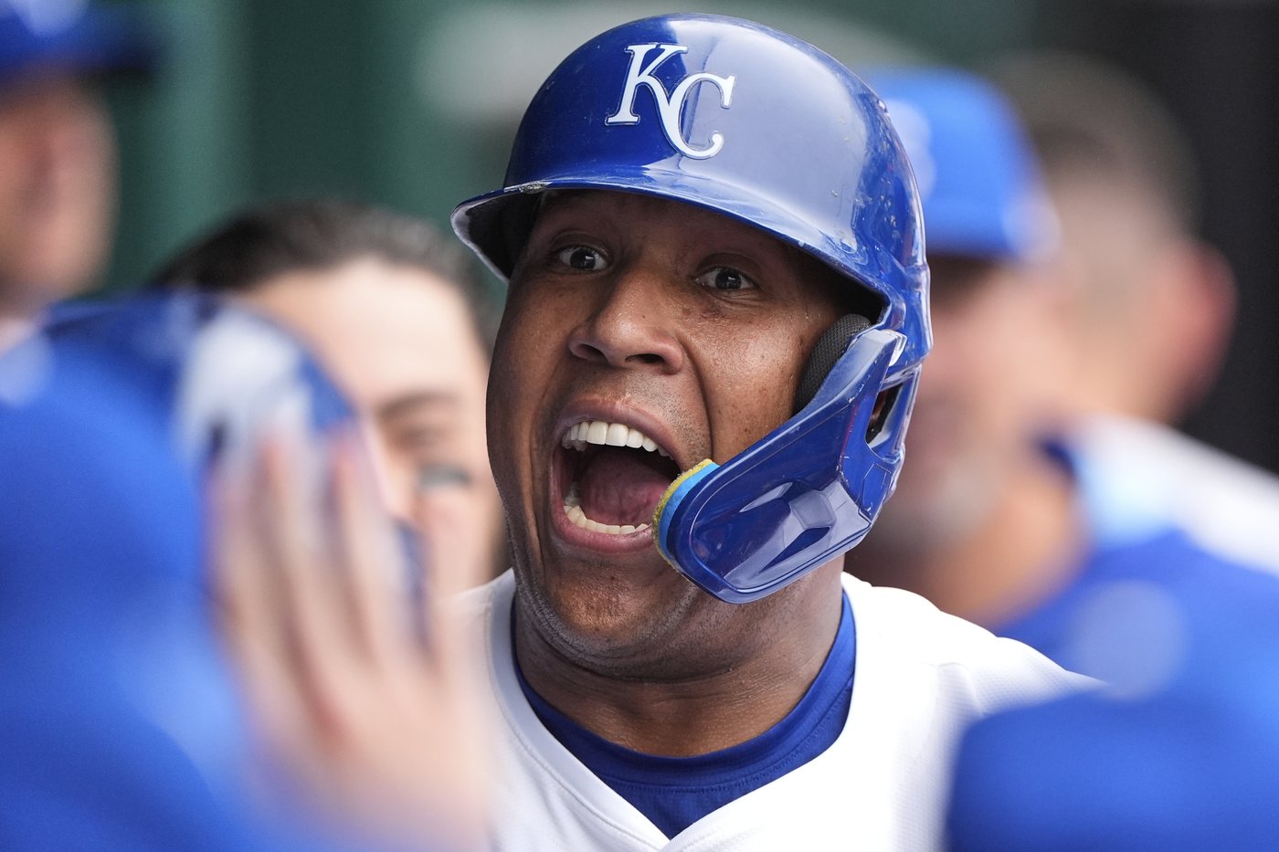 Witt's hit streak reaches 16 games, Royals beat Rockies 6-2 to wrap up doubleheader, series sweep | iNFOnews.ca Witt's hit streak reaches 16 games, Royals beat Rockies 6-2 to wrap up doubleheader, series sweep | iNFOnews.ca
