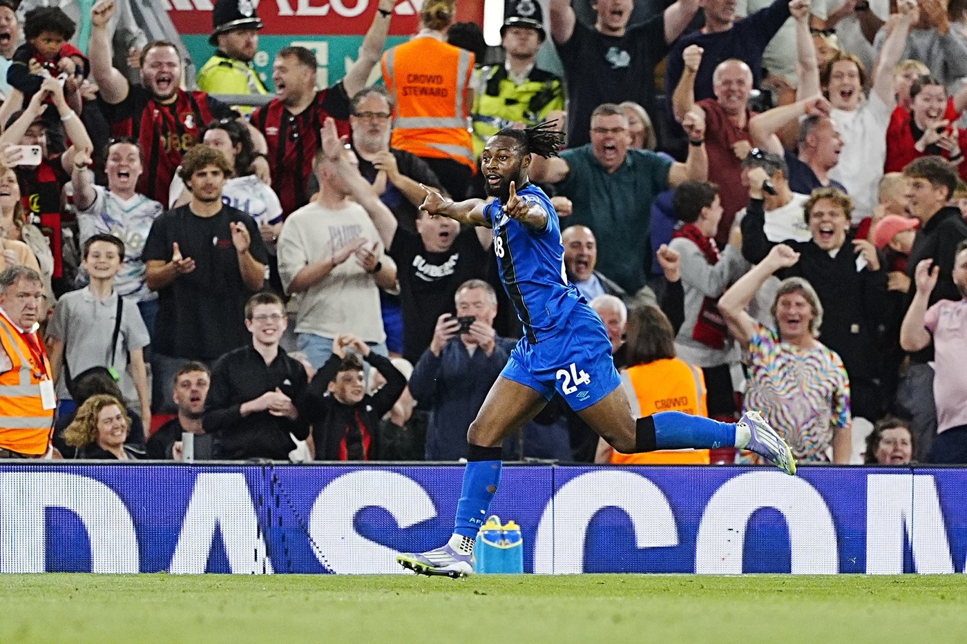 Liverpool-Bournemouth match paused after Semenyo subjected to racist abuse | iNFOnews.ca Liverpool-Bournemouth match paused after Semenyo subjected to racist abuse | iNFOnews.ca