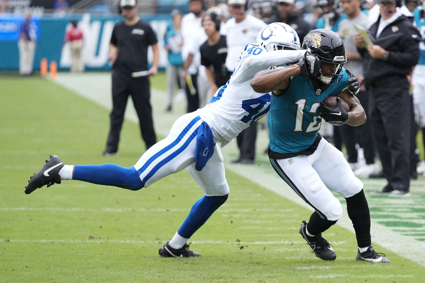 Shoddy defense remains major problem as Colts lose another division game and fall below .500 | iNFOnews.ca Shoddy defense remains major problem as Colts lose another division game and fall below .500 | iNFOnews.ca
