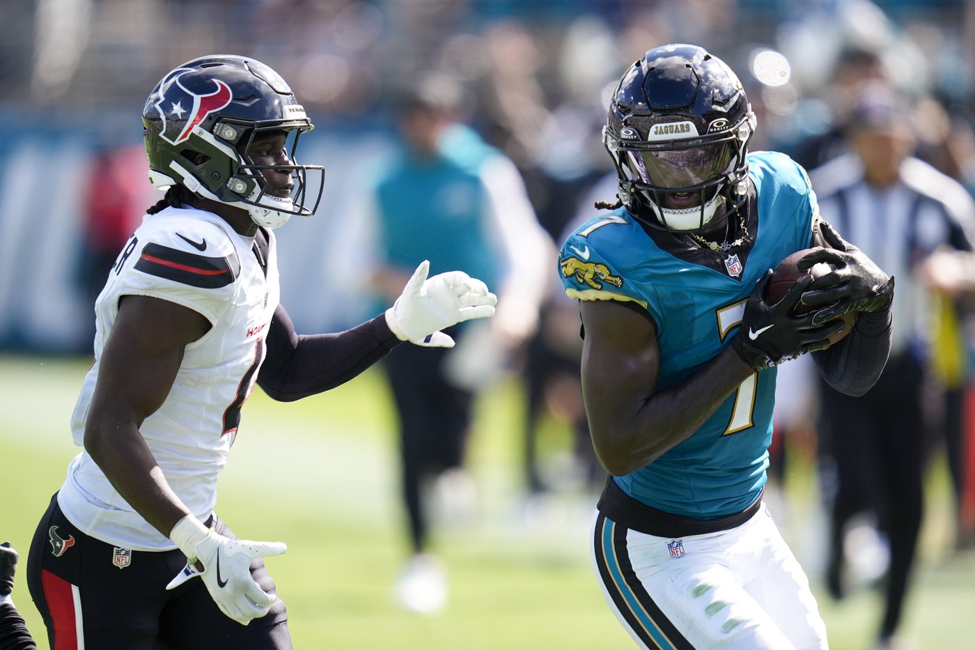 Brian Thomas Jr. comes up big late as the Jaguars send the Texans to 0-3 with a 17-10 victory | iNFOnews.ca