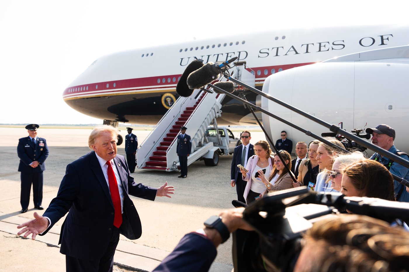 Analysis: Trump embraces 'Great Equivocator' role sending mixed signals that vex markets and allies | iNFOnews.ca Analysis: Trump embraces 'Great Equivocator' role sending mixed signals that vex markets and allies | iNFOnews.ca