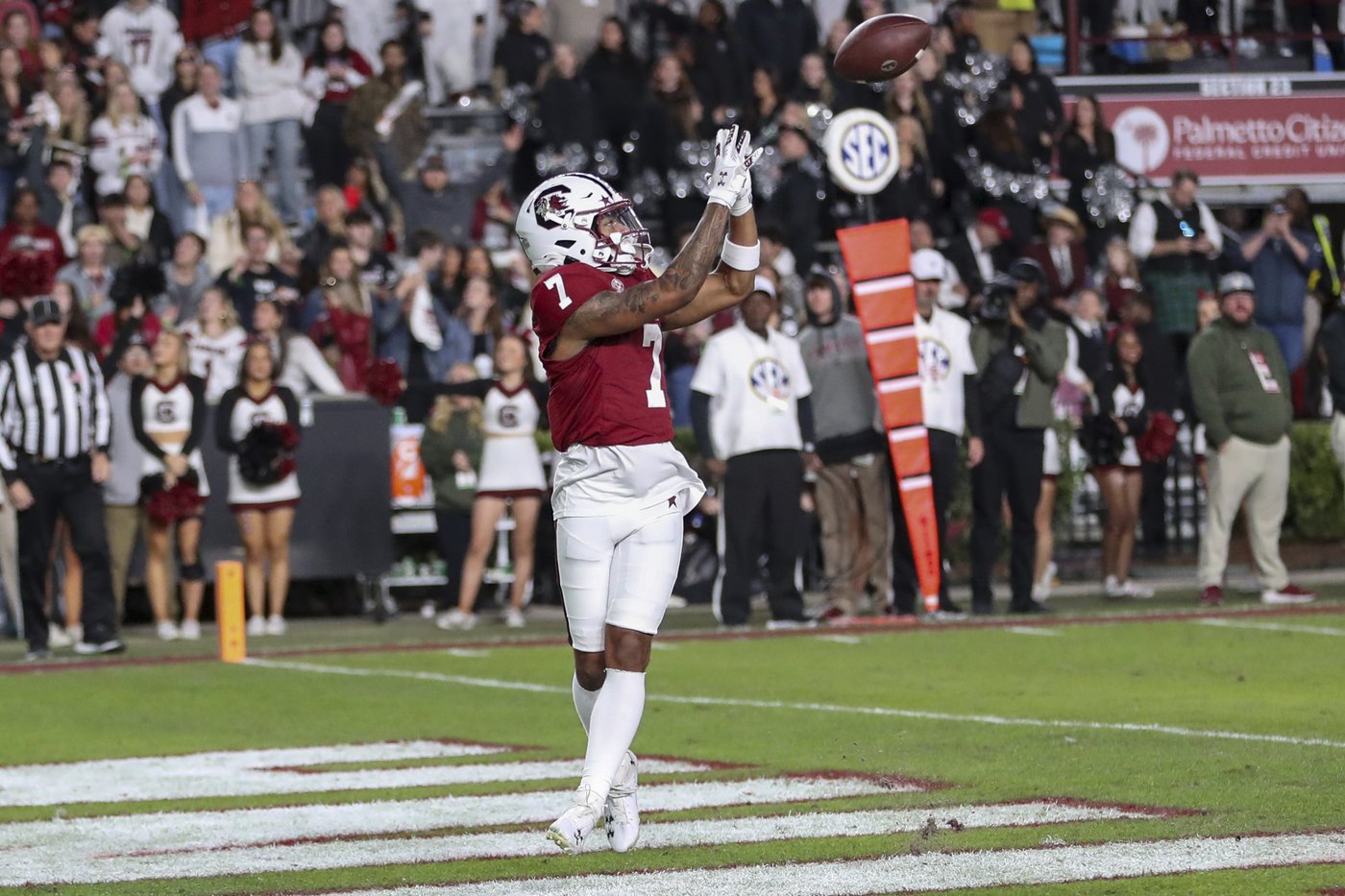 Freshman Sellers shines again in No. 19 South Carolina's 56-12 win over Wofford | iNFOnews.ca
