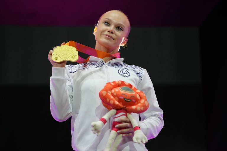 Angelina Melnikova caps return by edging Leanne Wong for gold at the world gymnastics championships | iNFOnews.ca