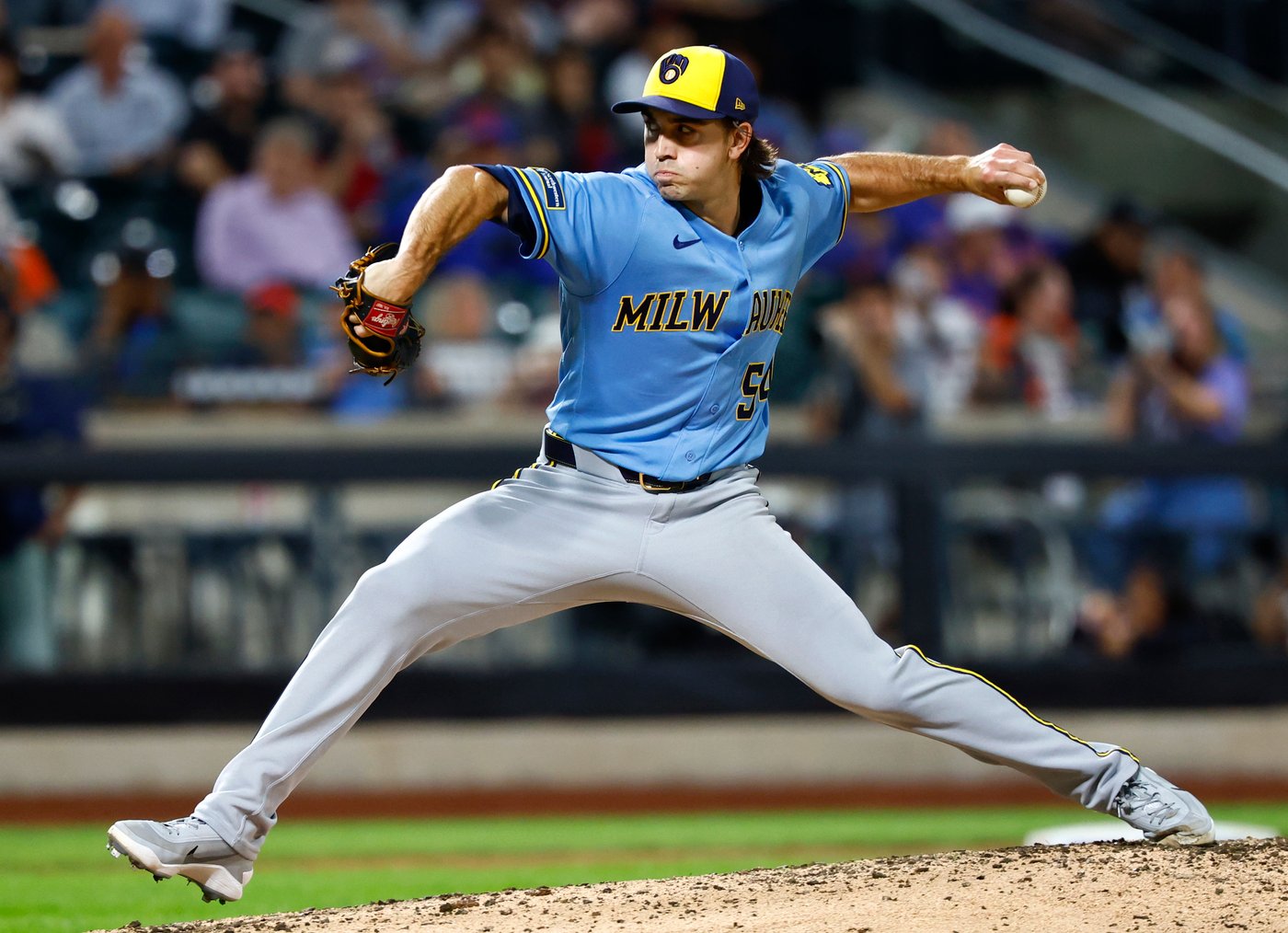 Brewers overcome Dustin May's early injury to rout the Mets 8-1 | iNFOnews.ca
