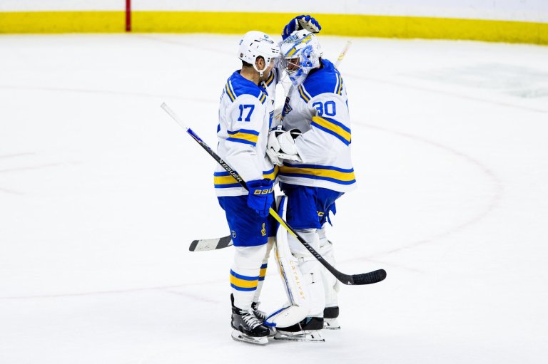 Manitoba goalie Joel Hofer steps up for St. Louis Blues | iNFOnews.ca