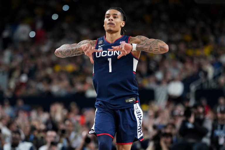 UConn's Solo Ball will take a medical redshirt and miss next season after undergoing wrist surgery | iNFOnews.ca