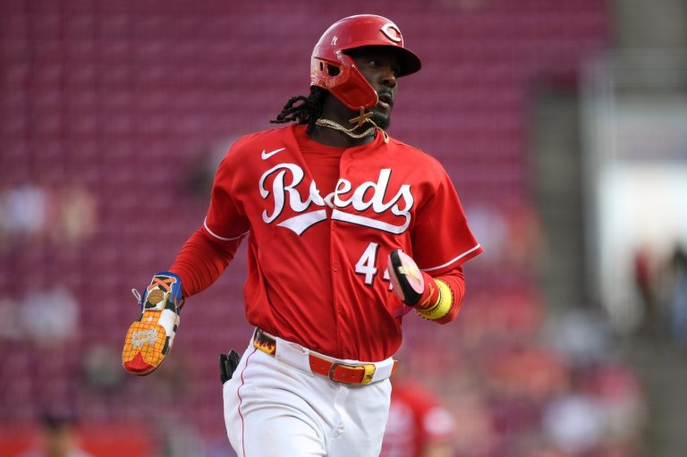 De La Cruz's 1st career walk-off hit in 10th gives Reds 6-5 win over Cardinals to split doubleheader | iNFOnews.ca