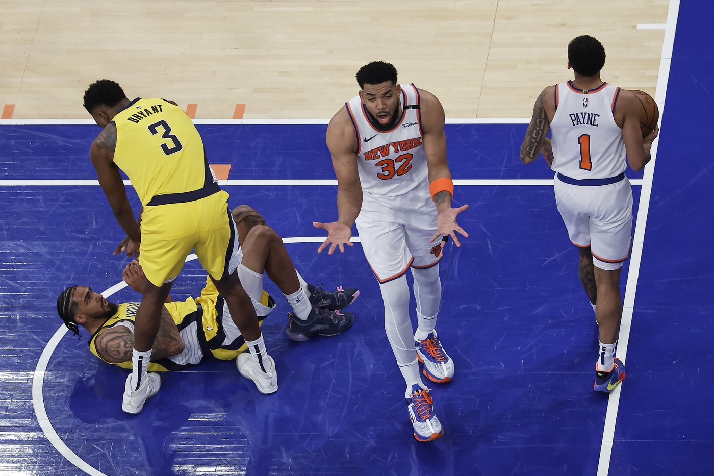 Pacers tie it on Halburton's jumper at buzzer, then beat Knicks 138-135 in OT of East finals Game 1 | iNFOnews.ca