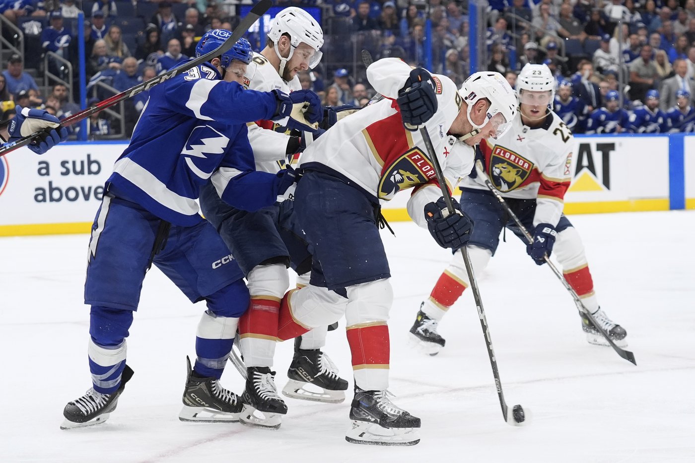 Schmidt scores again as Panthers beat Lightning 2-0 for 2-0 series lead | iNFOnews.ca