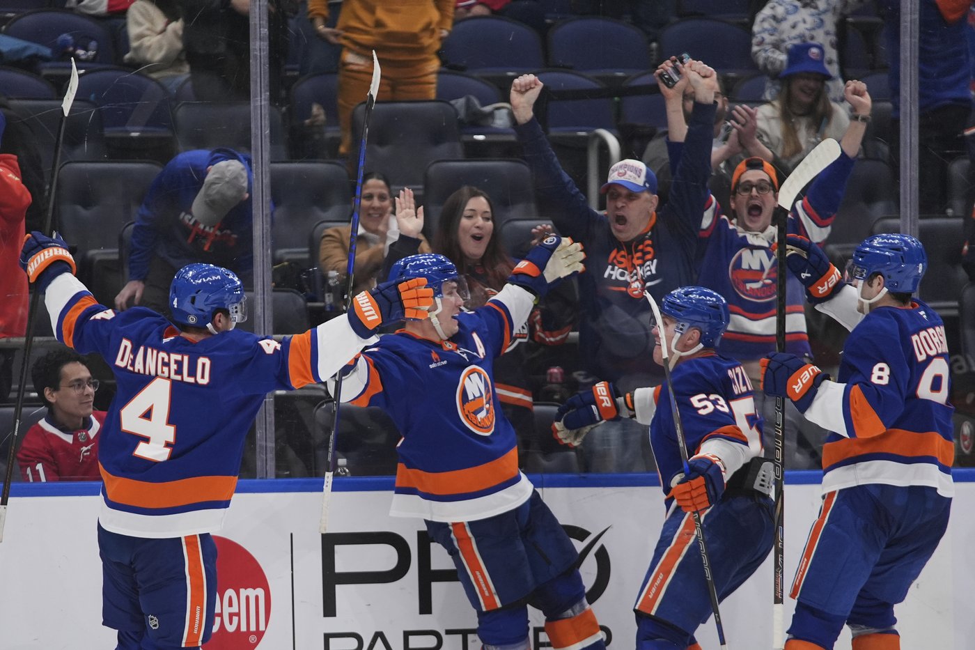 Horvat's overtime goal and Sorokin's 38 saves and 2 assists lift Islanders to 4-3 win over Canadiens | iNFOnews.ca