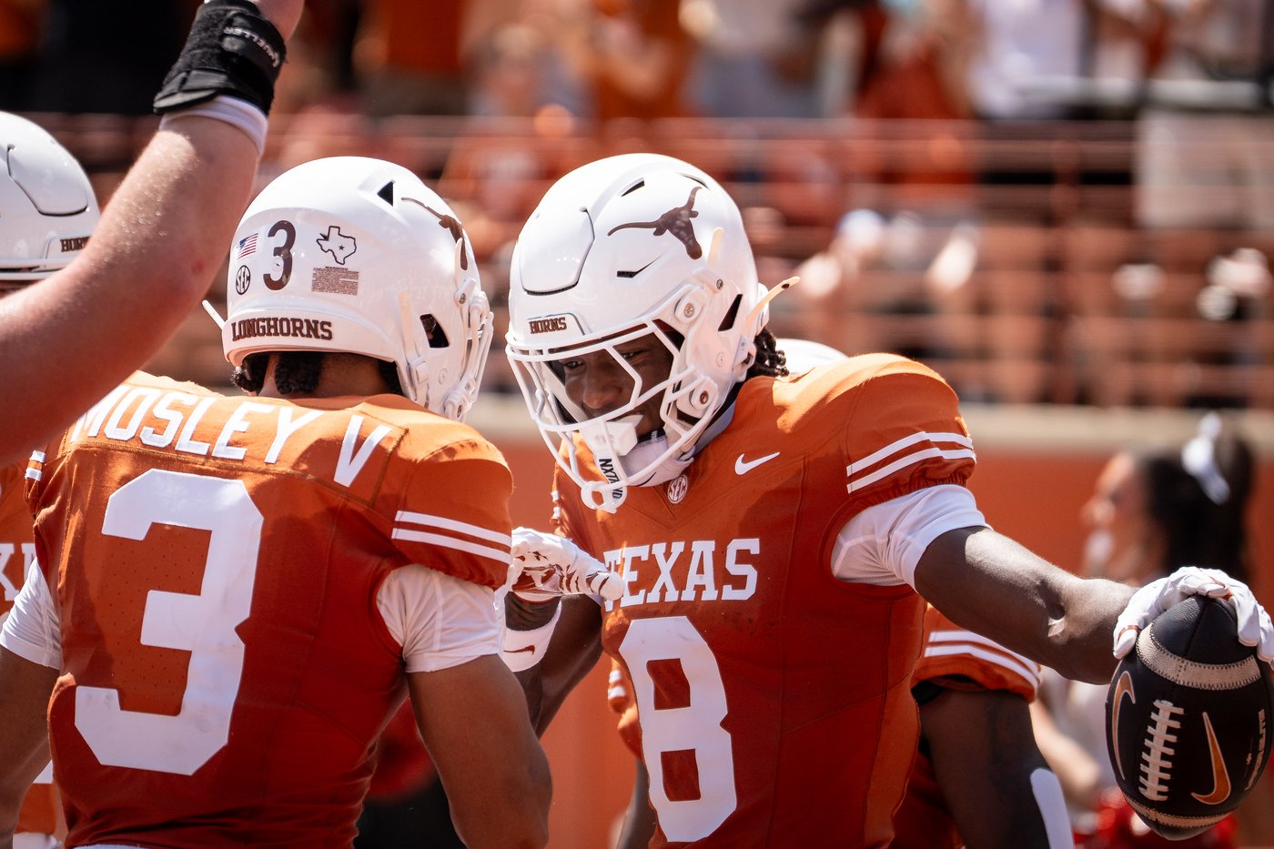 Arch Manning throws four TD passes and No. 5 Texas eases past Texas State in season opener 59-7 | iNFOnews.ca Arch Manning throws four TD passes and No. 5 Texas eases past Texas State in season opener 59-7 | iNFOnews.ca