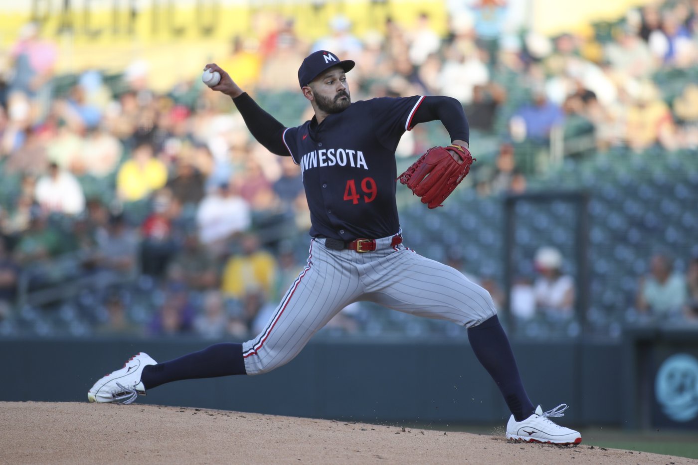 Twins right-hander Pablo López expected to miss 8 to 12 weeks because of a strained shoulder | iNFOnews.ca