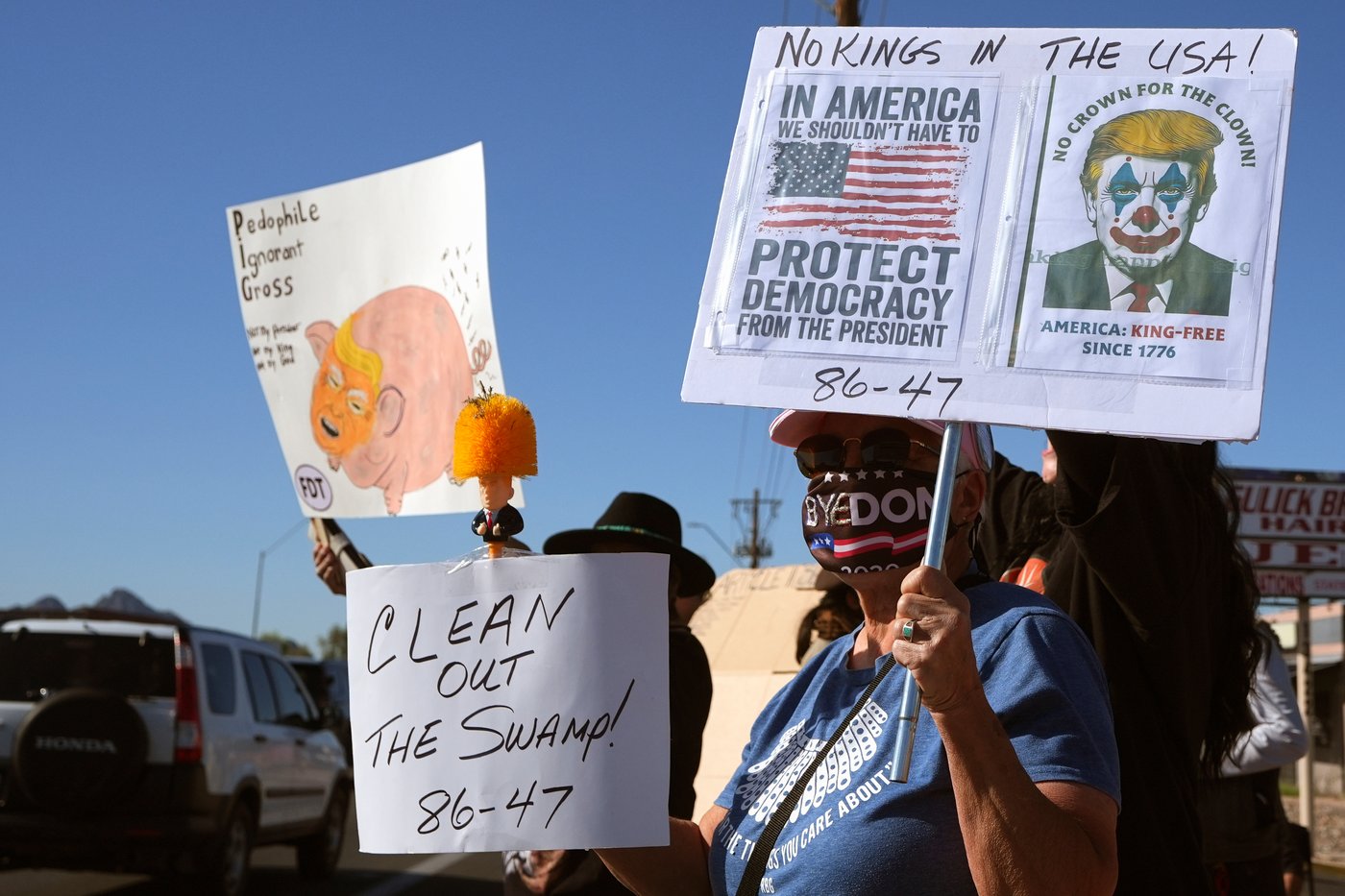Photos show the 'Build the Red Wall' rally in Arizona, headlined by Trump | iNFOnews.ca