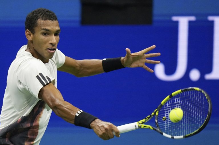 Auger-Aliassime bounces Tabilo to advance at Shanghai Masters | iNFOnews.ca