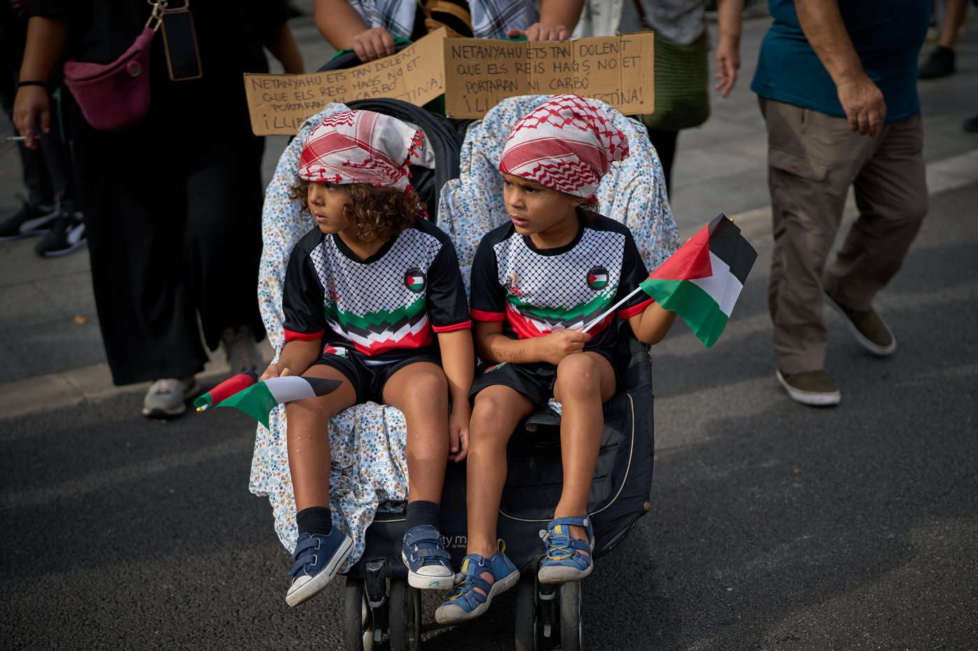 Photos show widespread protests after Israeli forces intercept Gaza-bound flotilla | iNFOnews.ca