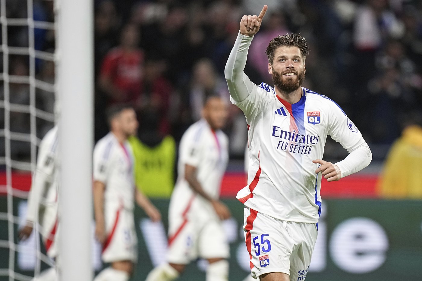Marseille scores late winner at Lyon to join PSG and Monaco atop the French league | iNFOnews.ca Marseille scores late winner at Lyon to join PSG and Monaco atop the French league | iNFOnews.ca