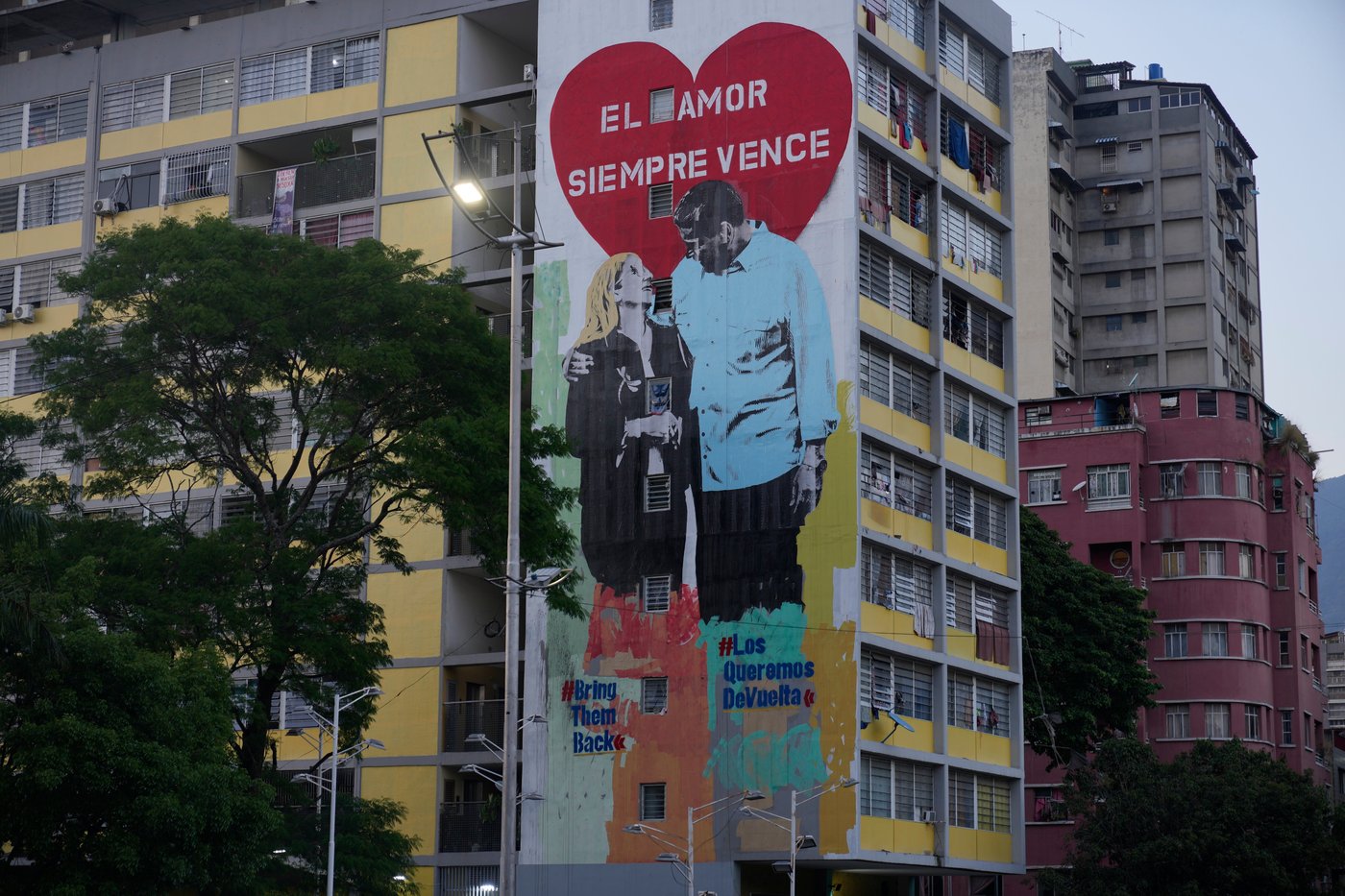 Photos from Caracas and US court where former Venezuelan President Maduro fights indictment | iNFOnews.ca